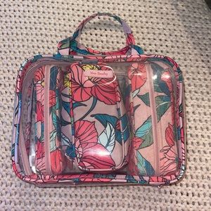 Gently used vera bradley makeup bag